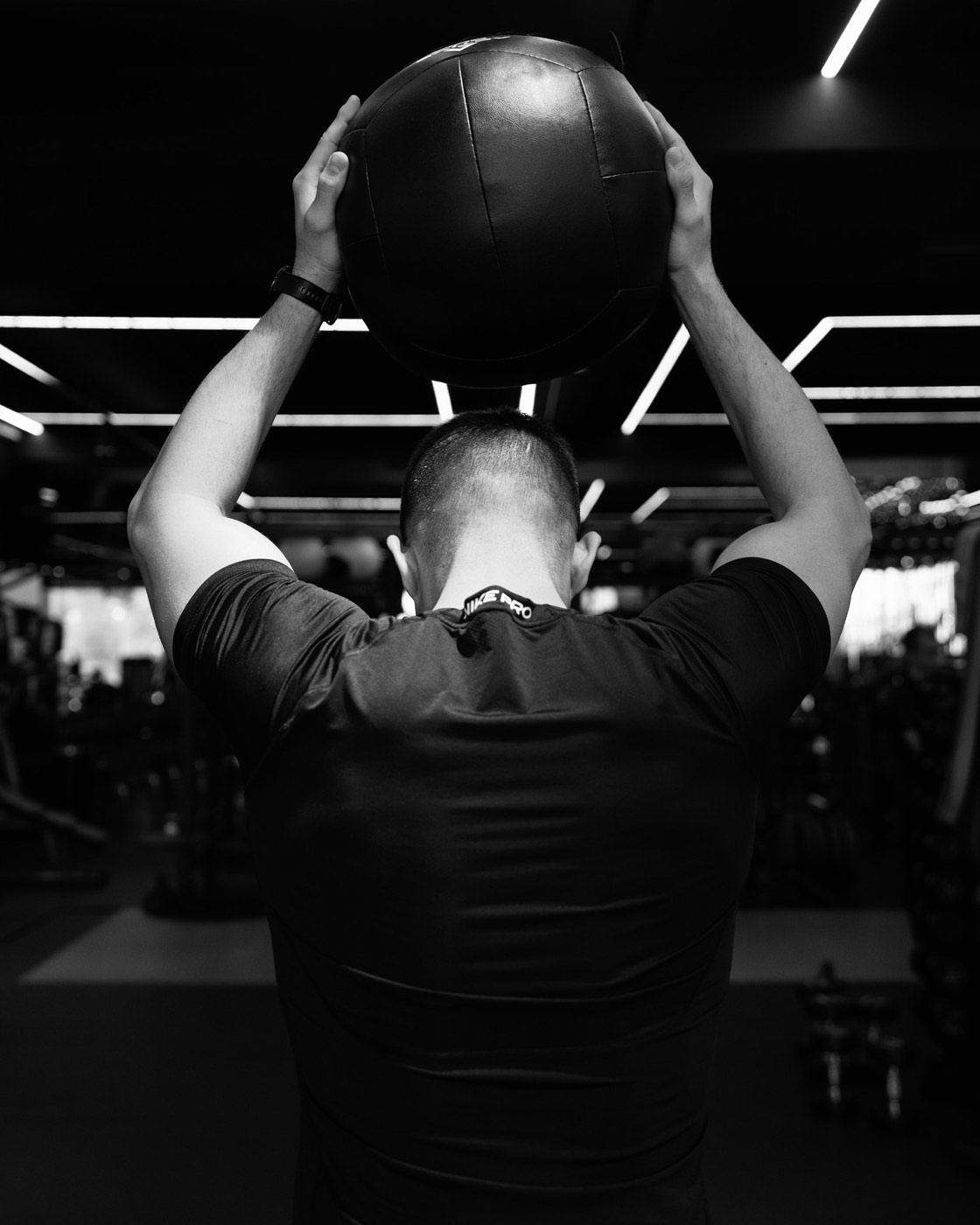 Nikola Manolov training with a medicine ball