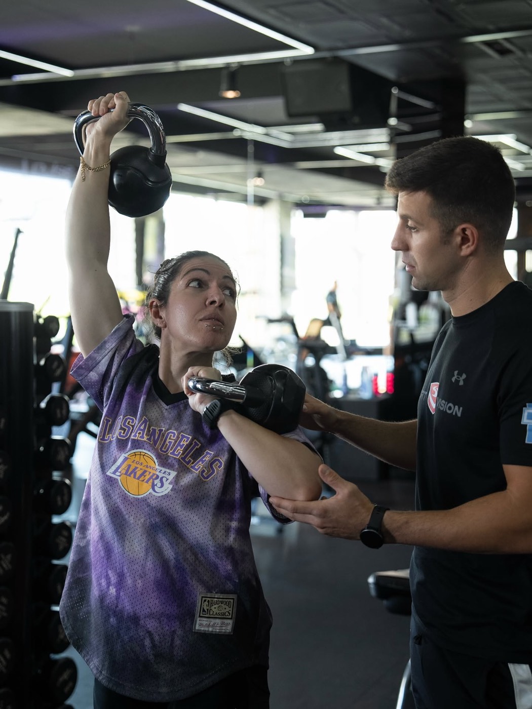 Nikola Manolov coaching a client